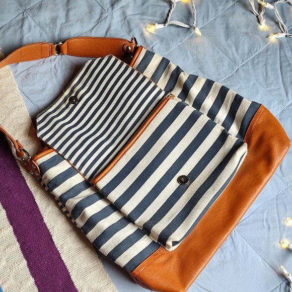 imoshion striped bag with magnetic closures - Picture 3 of 15